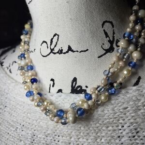 Elegant Beaded Necklace in Blue and Cream